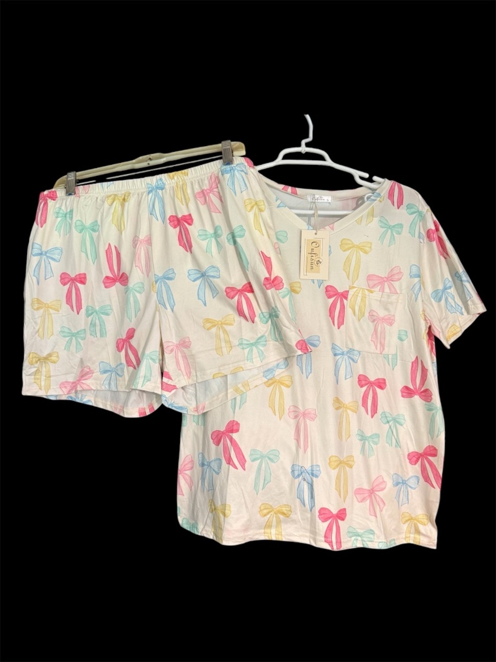 Women's Short Sleeve Shorts Summer Pajama Set Size Large Cream W/Colorful Bows